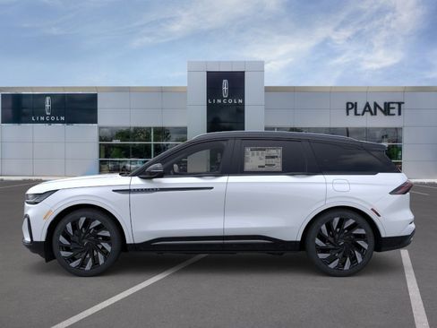 New 2026 Lincoln Nautilus Reserve w/ Jet Appearance Package AWD/4WD image 3