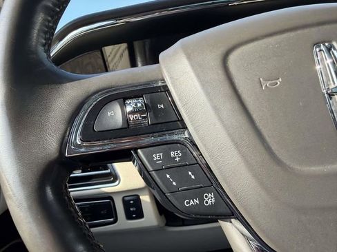 Used 2018 Lincoln Navigator Reserve w/ Technology Package image 27