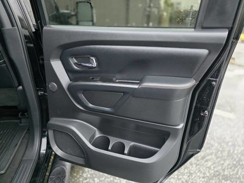 Used 2018 Nissan Titan SL w/ Midnight Edition image 83
