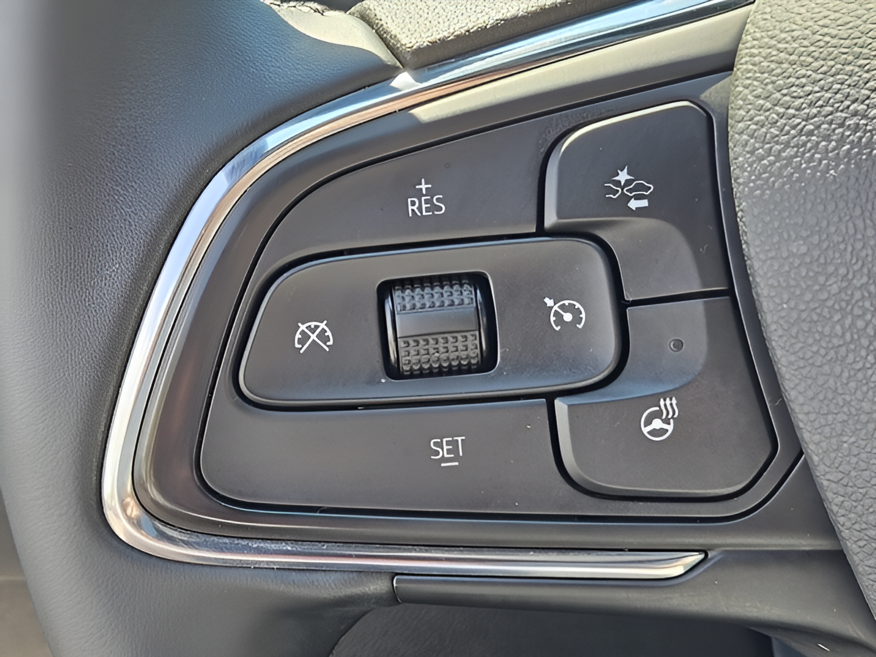 Used 2025 Buick Envista Sport Touring w/ Experience Buick Package FWD image 24