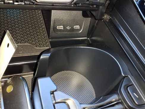 Used 2025 Mercedes-Benz C 300 Sedan image 26