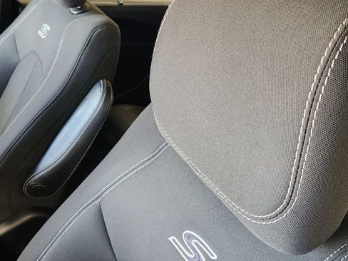 Used 2019 Chrysler Pacifica Touring Plus w/ S Appearance Package FWD image 20