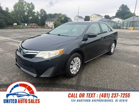 Used 2012 Toyota Camry LE FWD image 1