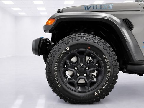 Used 2023 Jeep Wrangler Unlimited w/ Sun & Screen Package AWD/4WD image 12