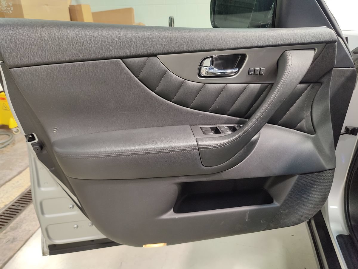 Used 2013 INFINITI FX37 AWD w/ Premium Pkg image 21