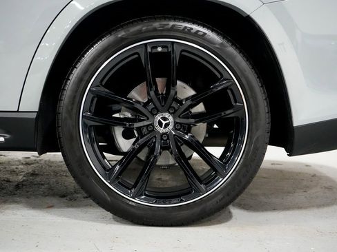 Used 2024 Mercedes-Benz GLS 580 4MATIC image 29
