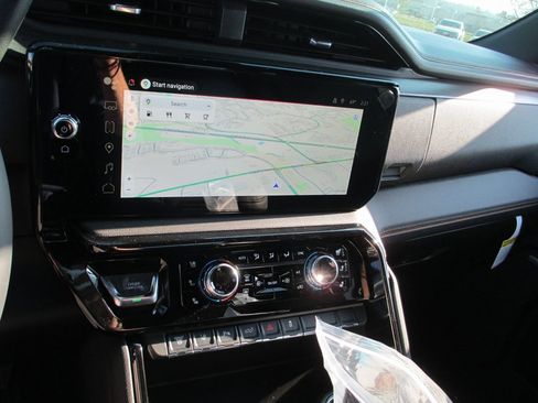 New 2026 GMC Sierra 2500 AT4 image 18