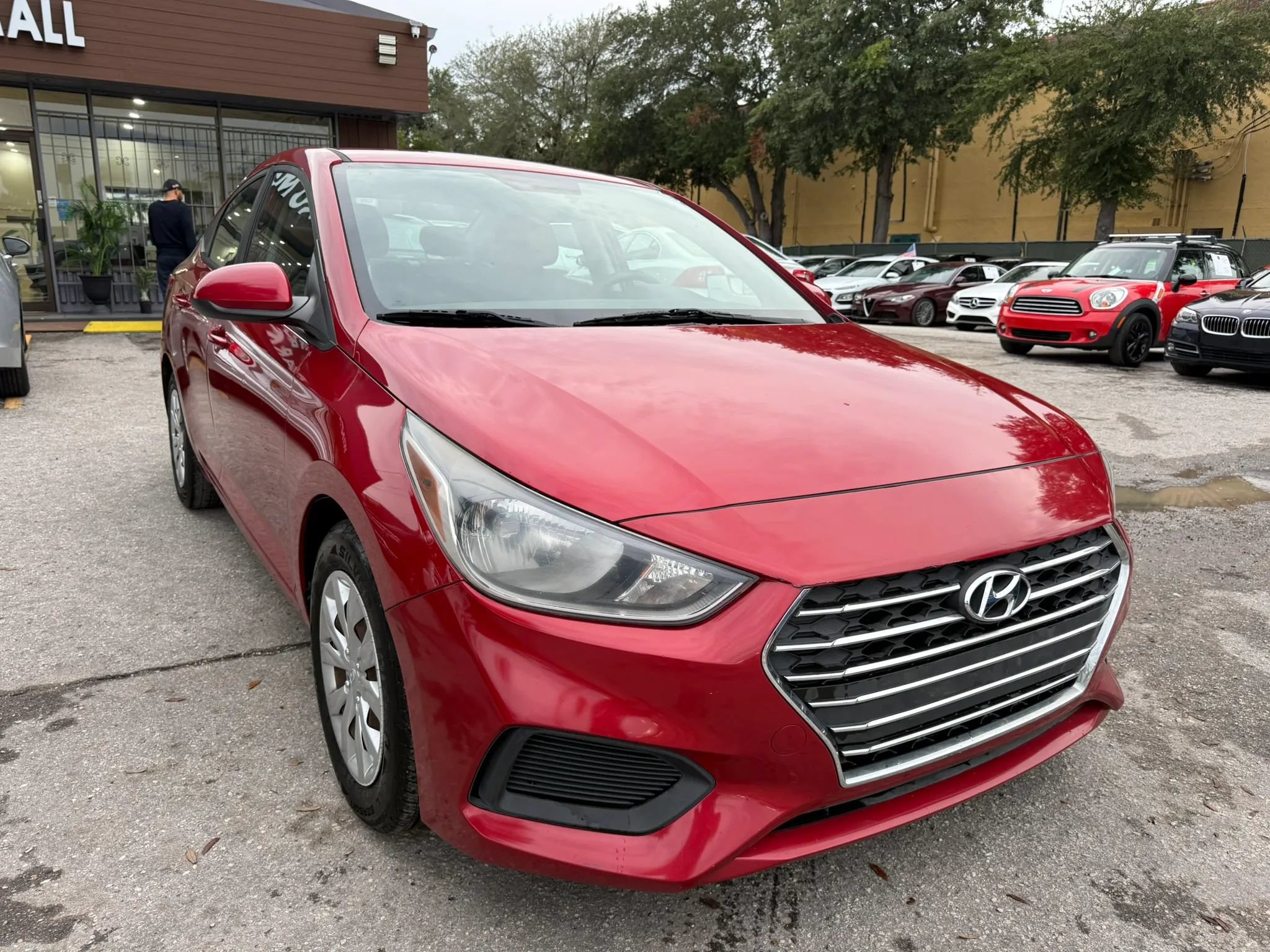 Used 2020 Hyundai Accent SE FWD image 3