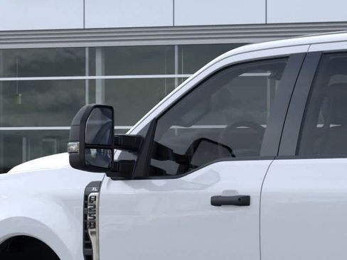 New 2026 Ford F250 XL w/ XL Chrome Package image 20