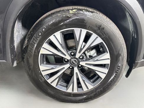 Used 2023 Nissan Rogue SV w/ SV Premium B Package AWD/4WD image 32