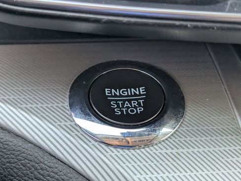 Used 2022 Ford Explorer XLT w/ Equipment Group 202A image 18