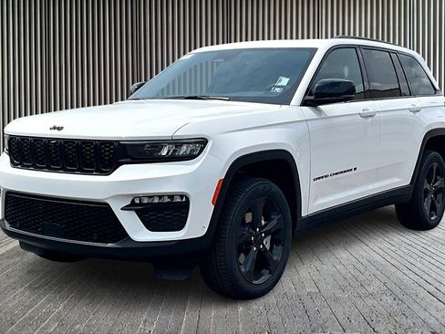 New 2025 Jeep Grand Cherokee Limited w/ Luxury Tech Group II image 2