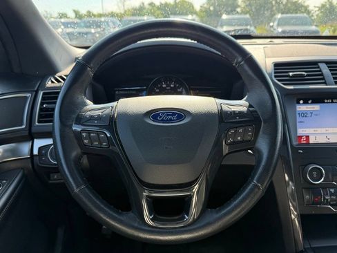 Used 2019 Ford Explorer XLT w/ Equipment Group 202A FWD image 13