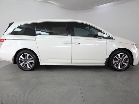 Used 2016 Honda Odyssey Touring image 5
