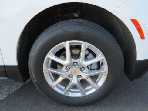 Used 2023 Chevrolet Equinox LT AWD/4WD image 10