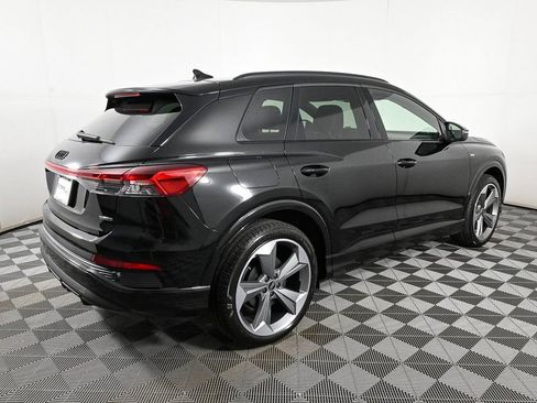 New 2025 Audi Q4 e-tron Prestige image 3