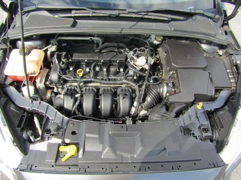Used 2016 Ford Focus SE FWD image 29