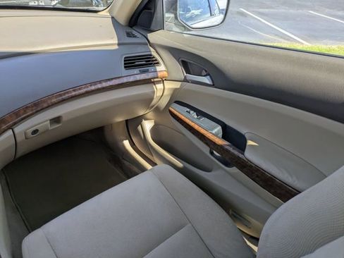 Used 2010 Honda Accord EX image 16