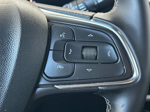 Certified 2025 Buick Encore GX Preferred FWD image 32