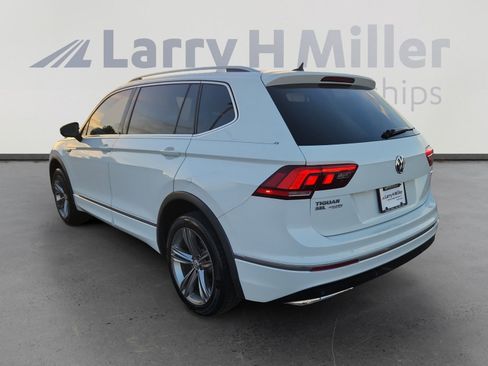 Used 2019 Volkswagen Tiguan SEL R-Line w/ 3rd Row Seat Package image 4