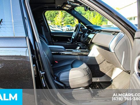 Used 2025 Land Rover Range Rover SE AWD/4WD image 19