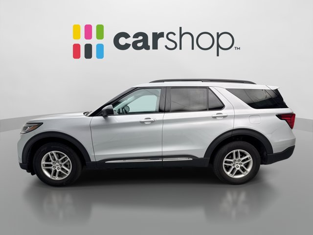 Used 2025 Ford Explorer Active AWD/4WD image 2