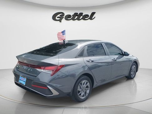 Certified 2024 Hyundai Elantra SEL FWD image 8
