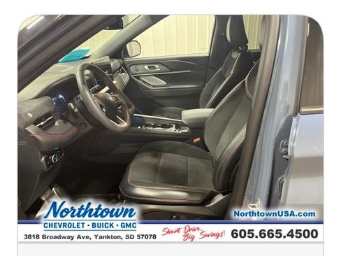 Used 2025 Ford Explorer ST image 9