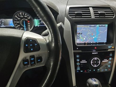 Used 2014 Ford Explorer Limited w/ Equipment Group 302A FWD image 14