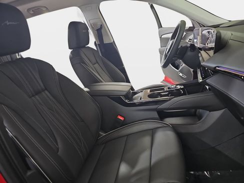 Used 2025 Buick Envision Avenir AWD/4WD image 12