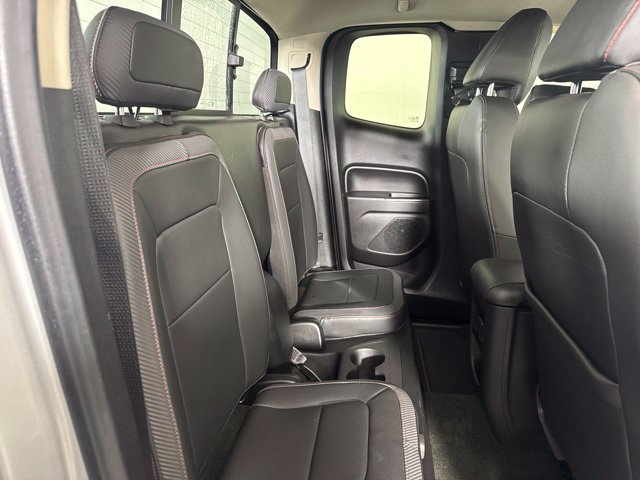 Used 2015 GMC Canyon SLE AWD/4WD image 5