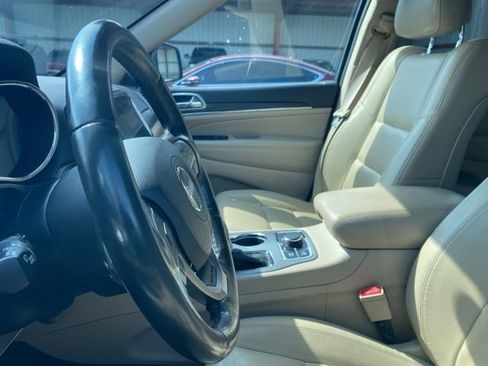 Used 2021 Jeep Grand Cherokee Limited w/ Sun & Sound Group image 15