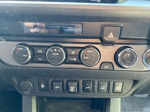 Used 2021 Toyota Tacoma TRD Off-Road w/ Technology Package image 18