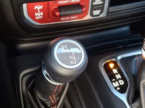 Used 2022 Jeep Wrangler Unlimited Rubicon AWD/4WD image 22