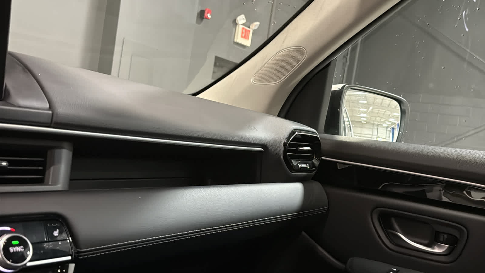 Used 2025 Honda Pilot EX-L image 18