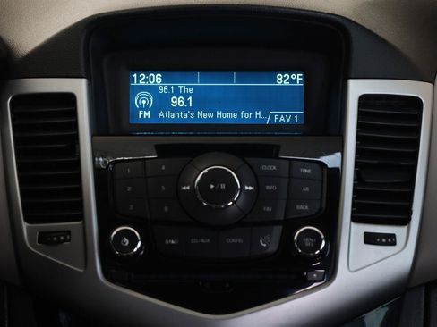 Used 2016 Chevrolet Cruze LS FWD image 30