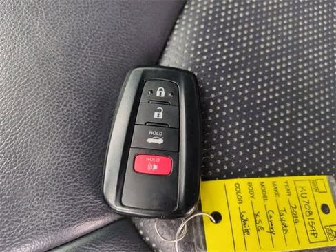 Used 2019 Toyota Camry XSE image 36