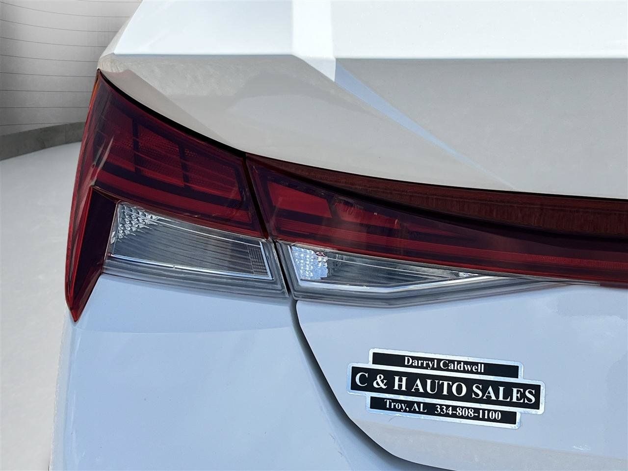 Used 2025 Hyundai Elantra SEL FWD image 9