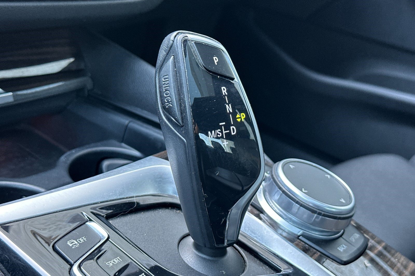 Used 2019 BMW 530i w/ Convenience Package RWD image 18