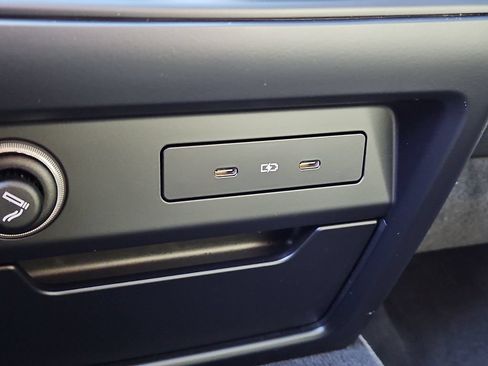 Certified 2025 Porsche Cayenne Coupe AWD/4WD image 27