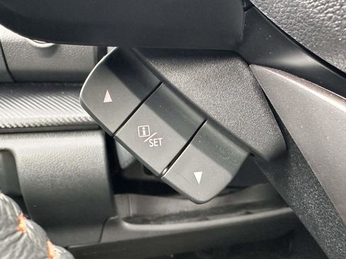 Used 2021 Subaru Crosstrek 2.0i Premium w/ Moonroof Package image 18