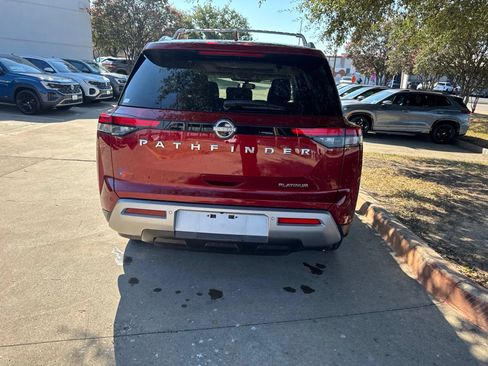Used 2022 Nissan Pathfinder Platinum w/ Cargo Package FWD image 6