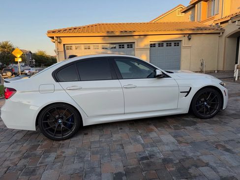 Used 2018 BMW M3 CS w/ Executive Package RWD image 3