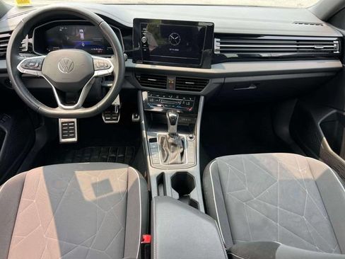 Used 2025 Volkswagen Jetta Sport FWD image 20