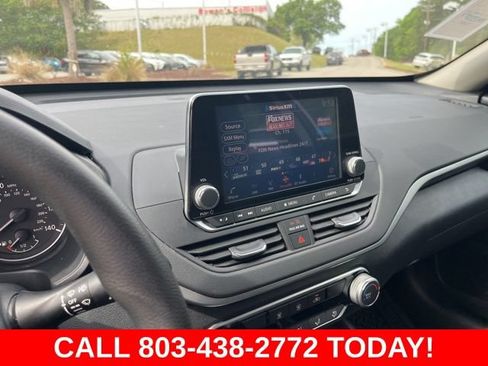 Used 2022 Nissan Altima 2.5 SV FWD image 22