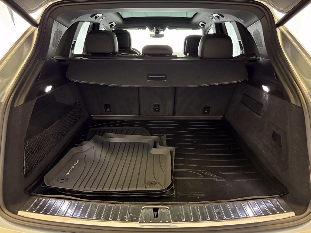 Certified 2023 Porsche Cayenne AWD/4WD image 27