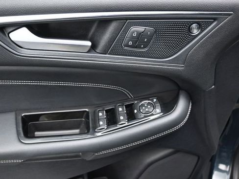 Certified 2019 Ford Edge Titanium w/ Cold Weather Package AWD/4WD image 13