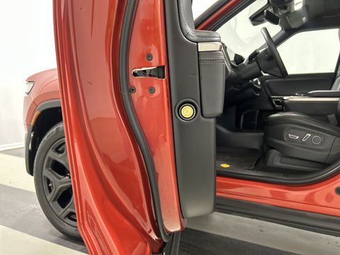 Used 2022 Rivian R1S Launch Edition AWD/4WD image 32