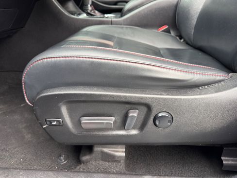 Used 2019 Toyota Highlander SE image 19