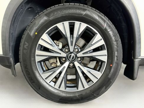 Used 2023 Nissan Rogue SV AWD/4WD image 11